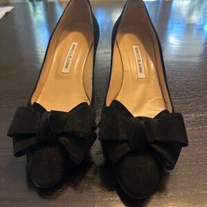Manolo Blahnik Lisane Suede Kitten Heels Black 40.5